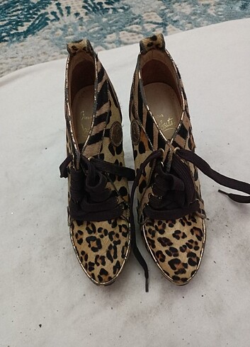 37 Beden kahverengi Renk Orginal Christian Louboutin