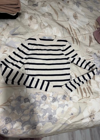 Beyaz Siyah Çizgili İnce Örgü Kazak crop triko - Görsel 3