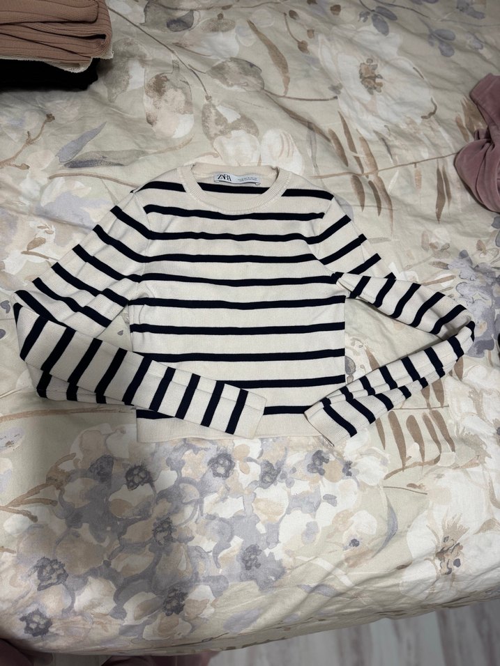 Beyaz Siyah Çizgili İnce Örgü Kazak crop triko - Görsel 3