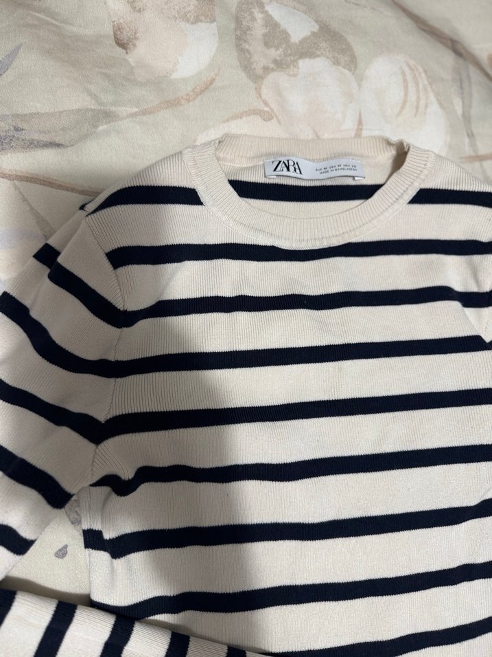 Beyaz Siyah Çizgili İnce Örgü Kazak crop triko - Görsel 2