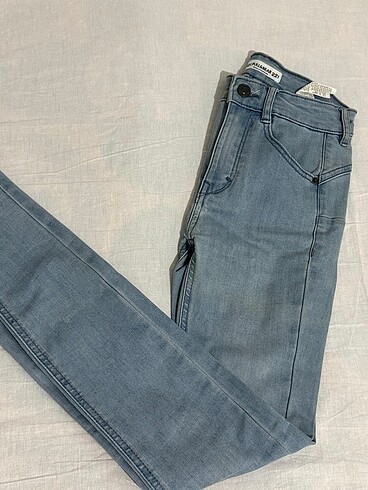 Pull and Bear Açık renk kot pantolon