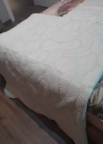 krem yatak ortusu pike - Görsel 6