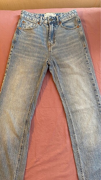 Stradivarius D98 Straight Fit Jean
