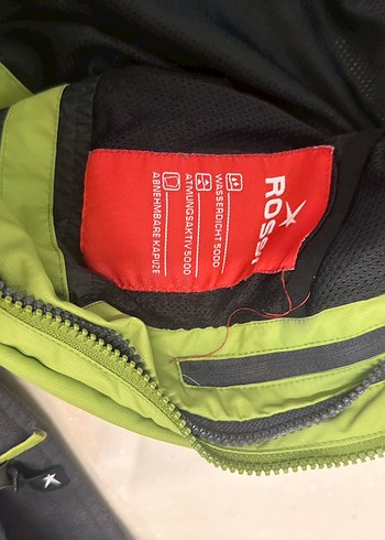 Erkek Çocuk Fermuarlı Yeşil ve Siyah Montlar - Görsel 3