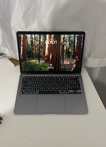 Macbook m1 8/256