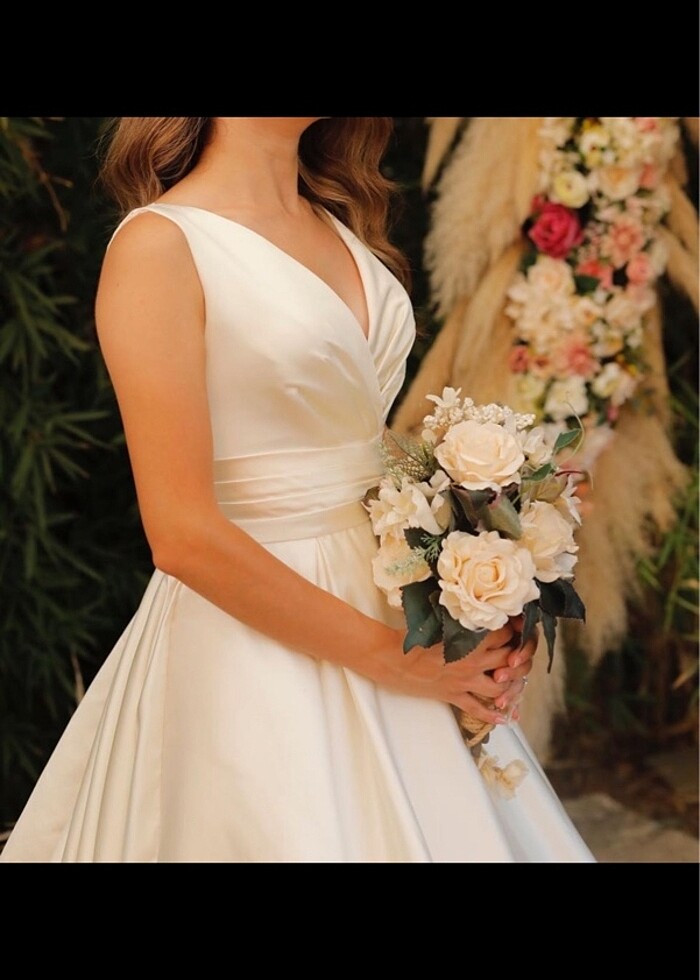 ESRA ÖZCAN TASARIMI SATEN GELİNLİK - Görsel 2