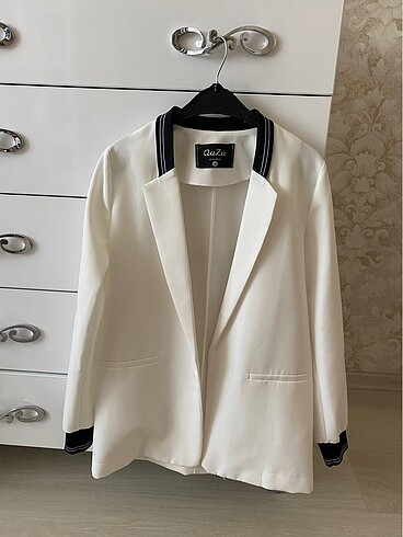 Beyaz blazer ceket