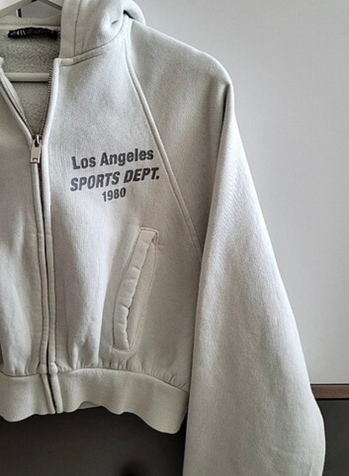 Beyaz Kapüşonlu Fermuarlı Kadın Sweatshirt - Görsel 4