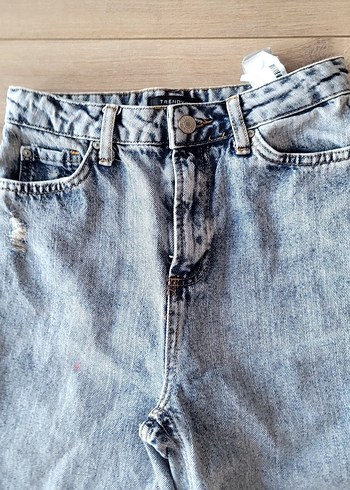 Zara Dizleri Yırtık Bol Kesim Gri Kadın Kot Pantolon