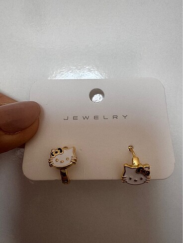 Hello Kitty beyaz renk küpe