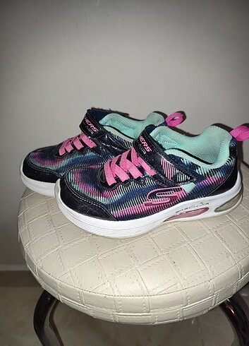 Skechers 28 numara