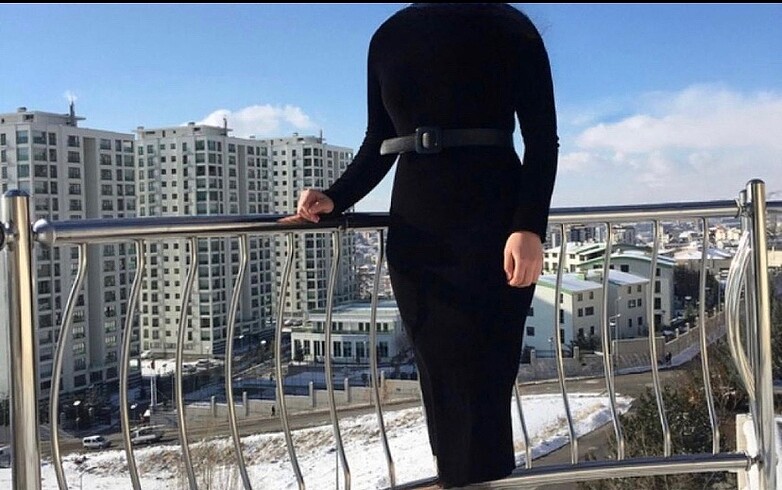 Kadife siyah elbise