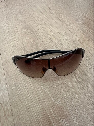 Ray ban