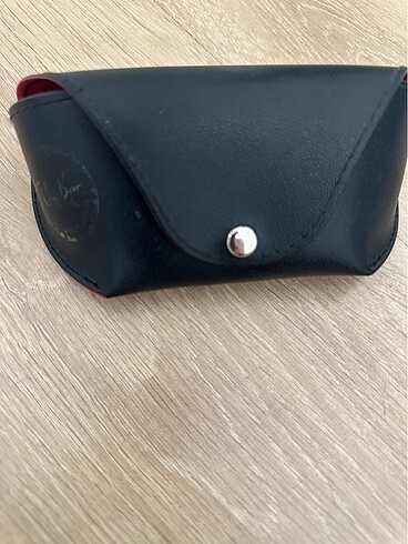 Beden Ray ban