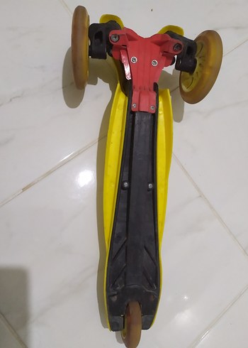 Sarı Çocuk Scooter'ı - Görsel 2