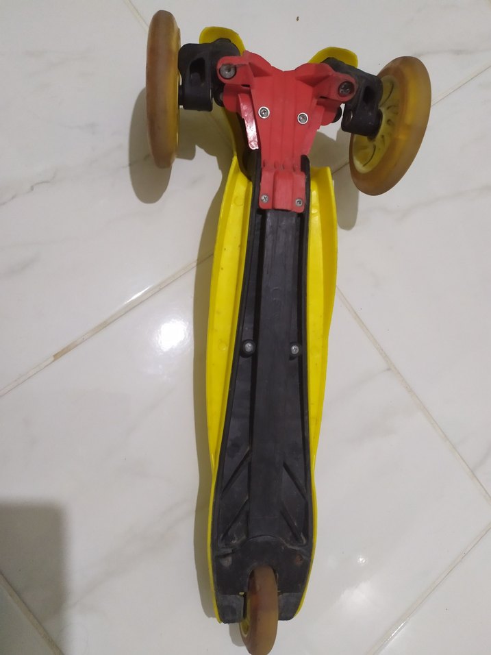 Sarı Çocuk Scooter'ı - Görsel 2