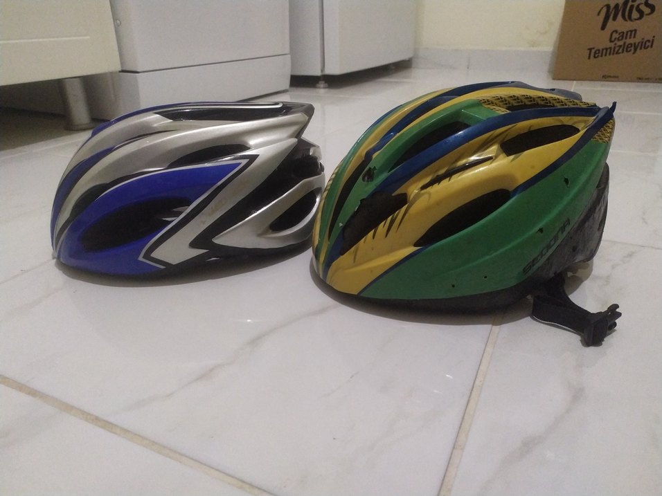 Çok Renkli Kemerli Motosiklet Kaskı - Görsel 3