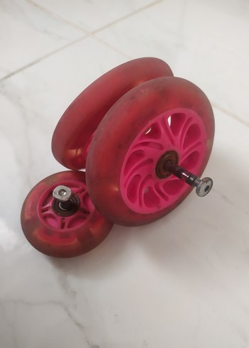 Renkli Pembe Çocuk Scooter Tekerlekleri - Görsel 4