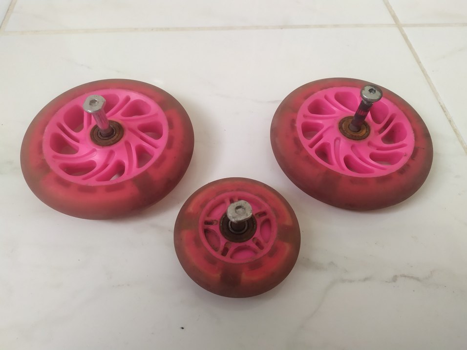 Renkli Pembe Çocuk Scooter Tekerlekleri - Görsel 2