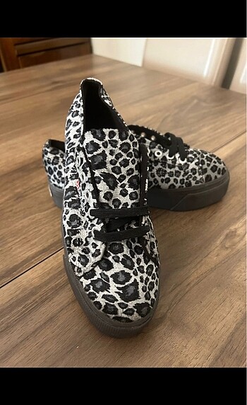 38 Beden Superga leopar desenli spor ayakkabı