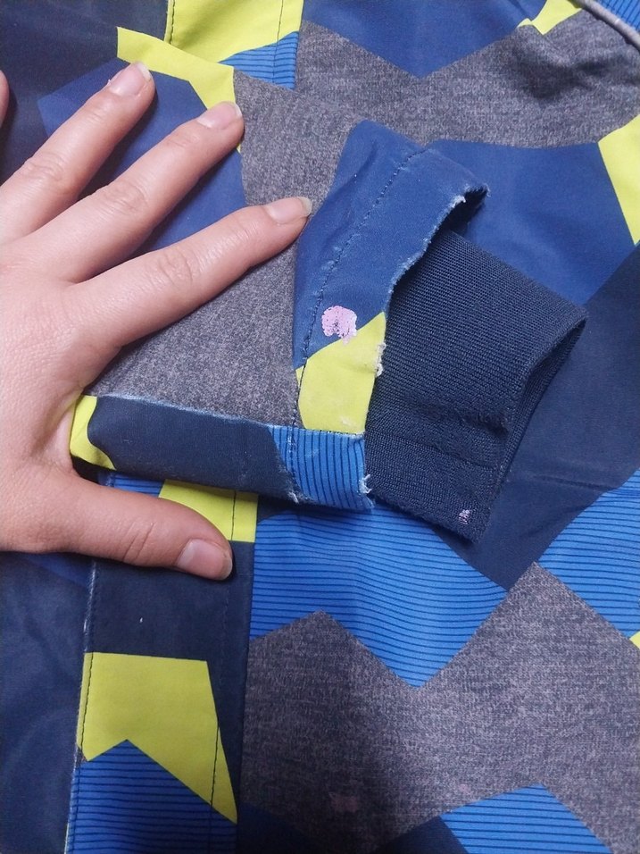 Kapüşonlu Erkek Çocuk Renkli Mont - Görsel 4