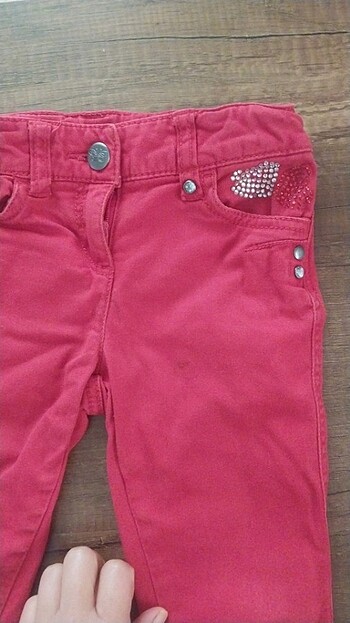LC Waikiki Kirmizi pantolon 3 4 yas