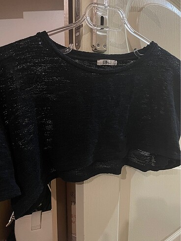 Siyah crop