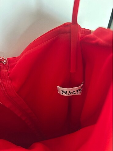 Kısa tek omuz abiye - Görsel 3