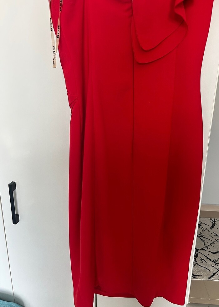 Kısa tek omuz abiye - Görsel 2