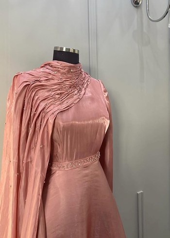 Pembe İşlemeli Uzun Abiye Elbise