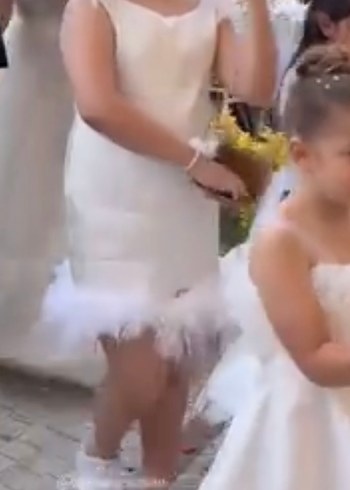 Püsküllü Beyaz Mini Mezuniyet Elbisesi - Görsel 3