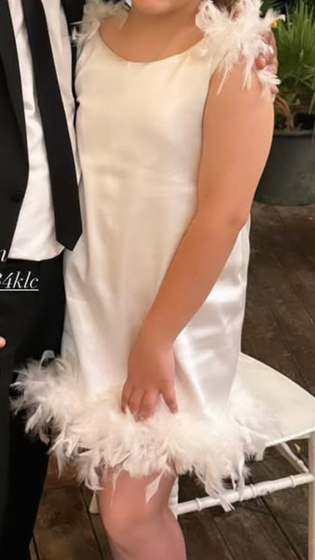 Püsküllü Beyaz Mini Mezuniyet Elbisesi - Görsel 2