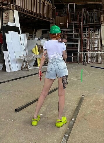 m Beden Blue jean yırtıklı şort