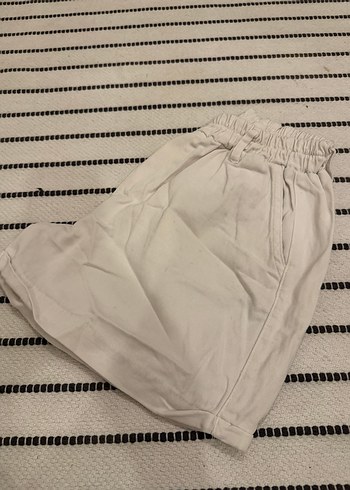 Kadın beyaz Şort - Görsel 2