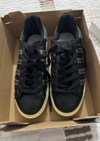 Siyah Dolgu Topuklu Bağcıklı Spor Ayakkabı - Görsel 2