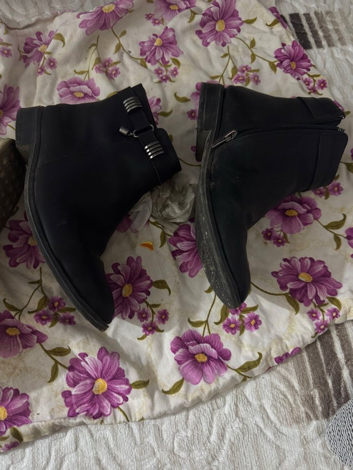 Siyah Deri Tokalı Blok Topuklu Kadın Bot - Görsel 2