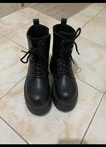 yüksek topuk siyah bot goth grunge tarz 