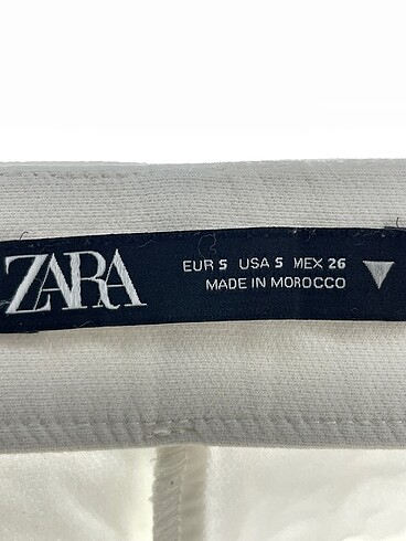 s Beden beyaz Renk Zara Mini Şort %70 İndirimli.