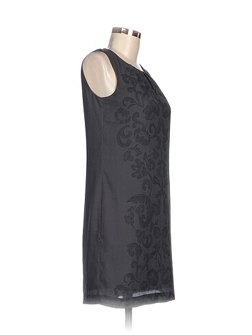 H&M H&M Kısa Elbise %70 İndirimli.