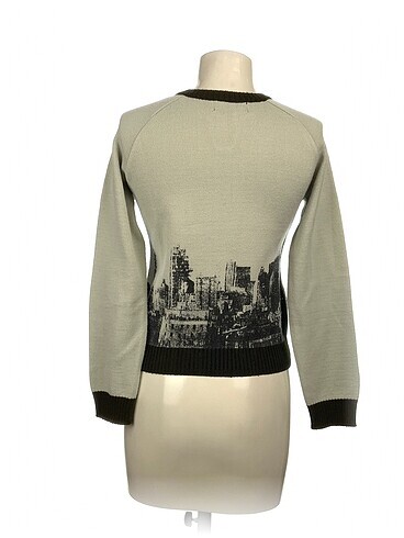 m Beden PreLoved Kazak / Triko %70 İndirimli.
