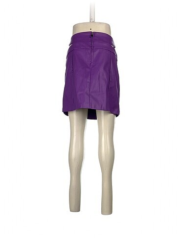 xs Beden Bershka Mini Etek %70 İndirimli.