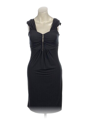 PreLoved Kısa Elbise %70 İndirimli.