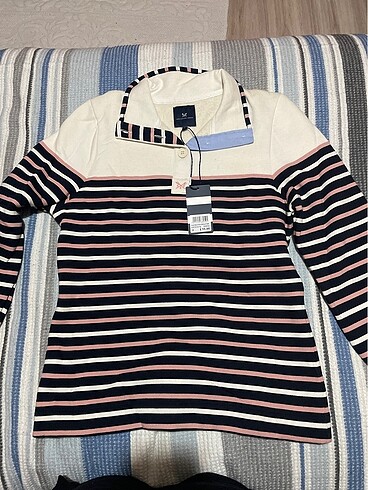 Crew Clothing Company Sweatshirt