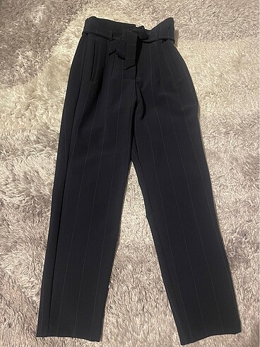 Lacivert kemerli havuc pantalon
