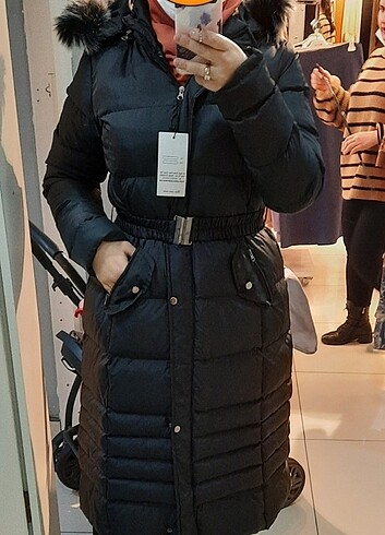 42 Beden Kadin uzun şişme mont 