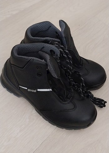 Kutusunda,Sertifikalı Yıllarca Giyilebilecek Taş Gibi YDS Bot - Görsel 2