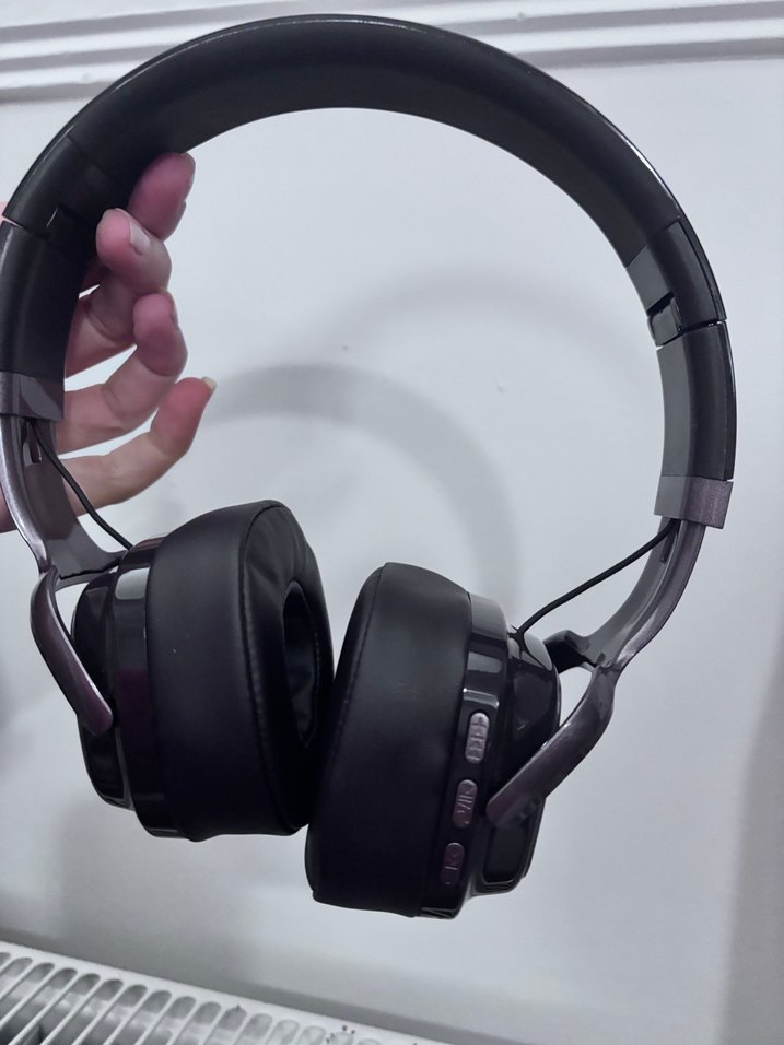 Siyah Kablolu Kulaklık - Görsel 2