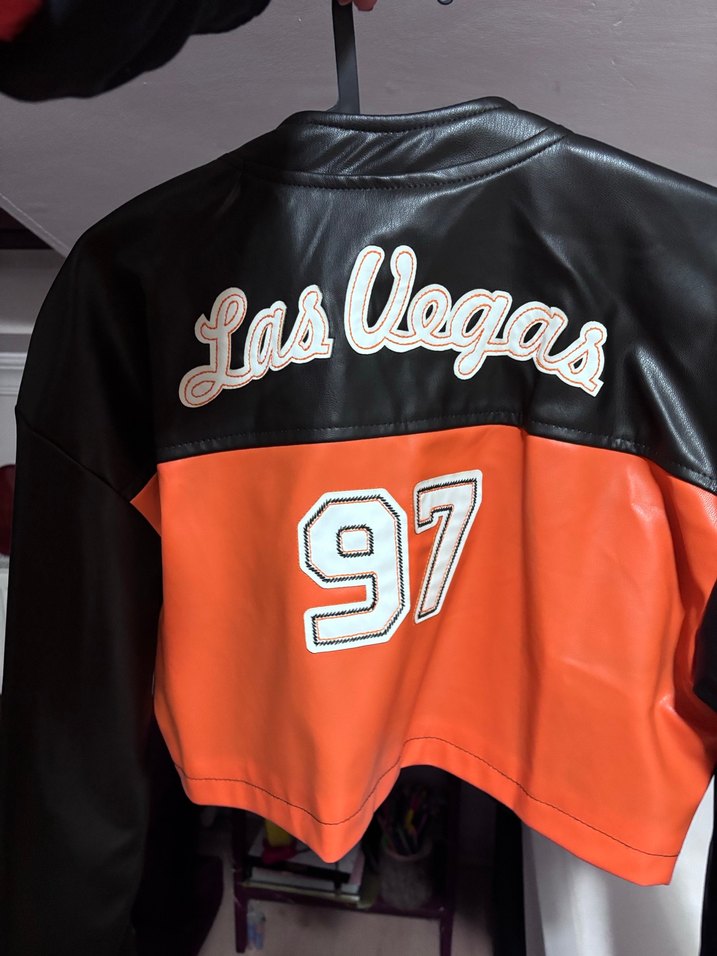 Düğmeli Kırmızı Biker Deri Ceket fiyat sorun - Görsel 2