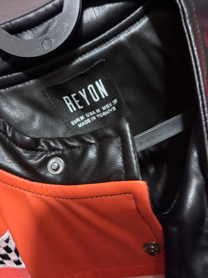 Düğmeli Kırmızı Biker Deri Ceket fiyat sorun - Görsel 3