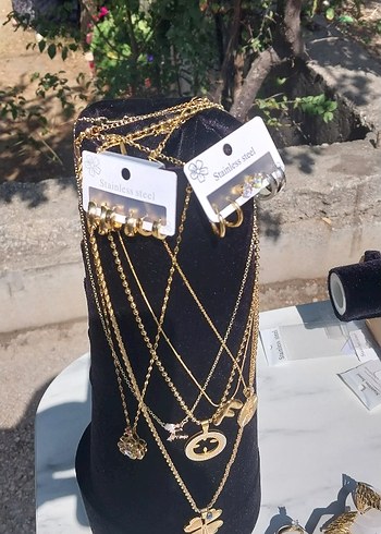  Beden Altın Renkli Zincir Detaylı Midi Kadın Kolye